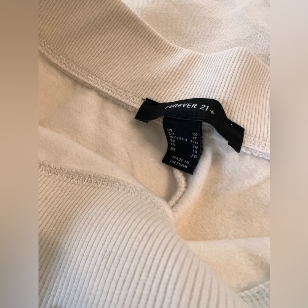 Forever 21 cream white sweatpants with pockets size 1x - Picture 3 of 4